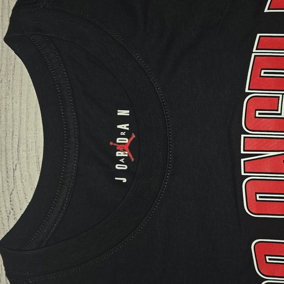 Air Jordan Men's Los Angeles Short Sleeve T-Shirt Black/Red/White Size L NWT - Picture 3 of 9